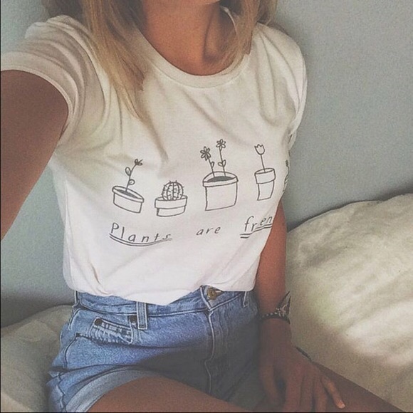 Brandy Melville Tops - Pants are friends top