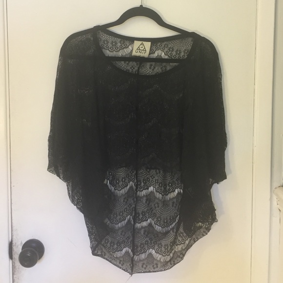 RARE UNIF LACE TOP!!