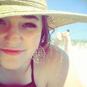 Meet your Posher, Emily