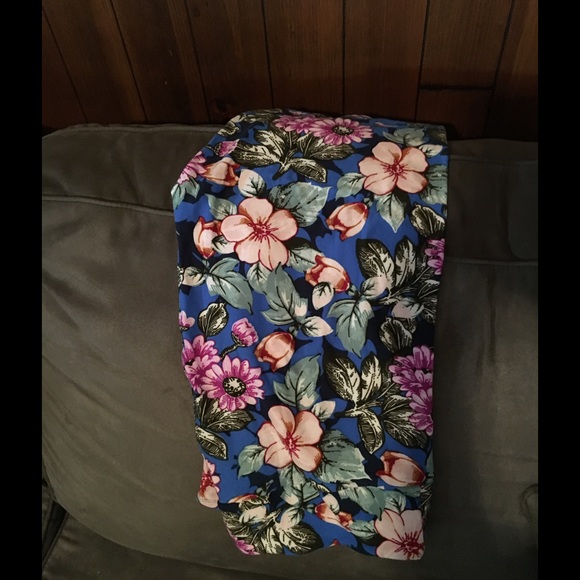 Lularoe tall and curvy leggings
