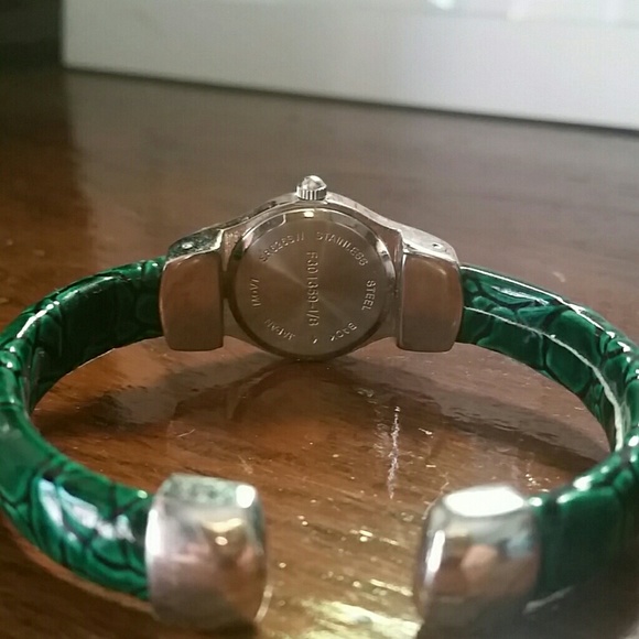 Avon Birthstone cuff watch may green  2005 - Picture 2 of 4