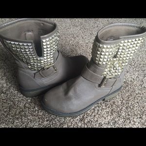 Cute Studded Just Fab Ankle Boots!