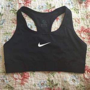 Black nike sports bra