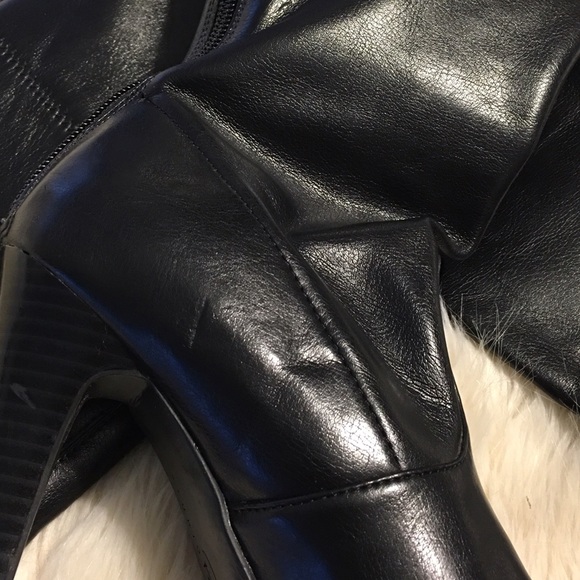 Black boots - Picture 4 of 4