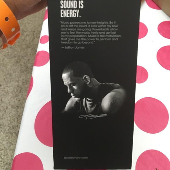 powerbeats2 wireless - Picture 2 of 4