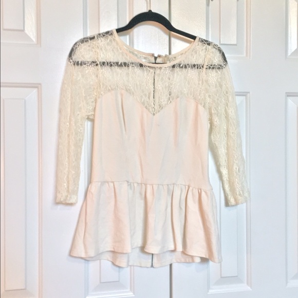 Guess Cream/White Lace Peplum Shirt L large
