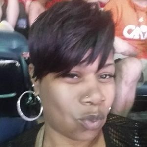 Meet your Posher, Yvette