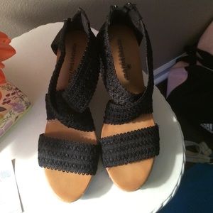 Black wedge Sandals