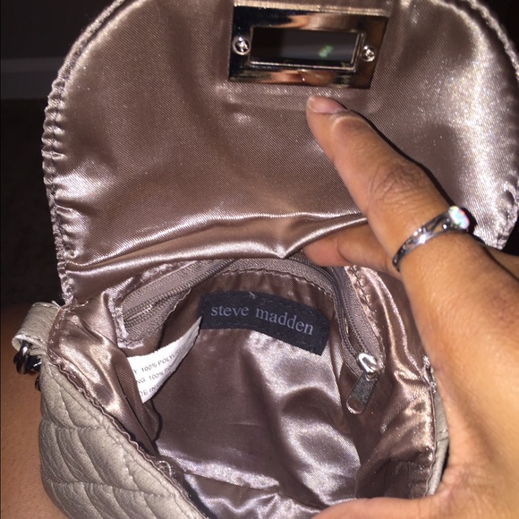 Steve Madden cross body purse - Picture 3 of 3