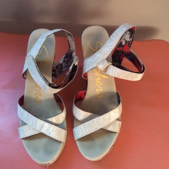 Nude wedges