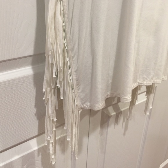 | American Eagle | White Fringe Top - Picture 3 of 4