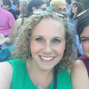 Meet your Posher, Lauren