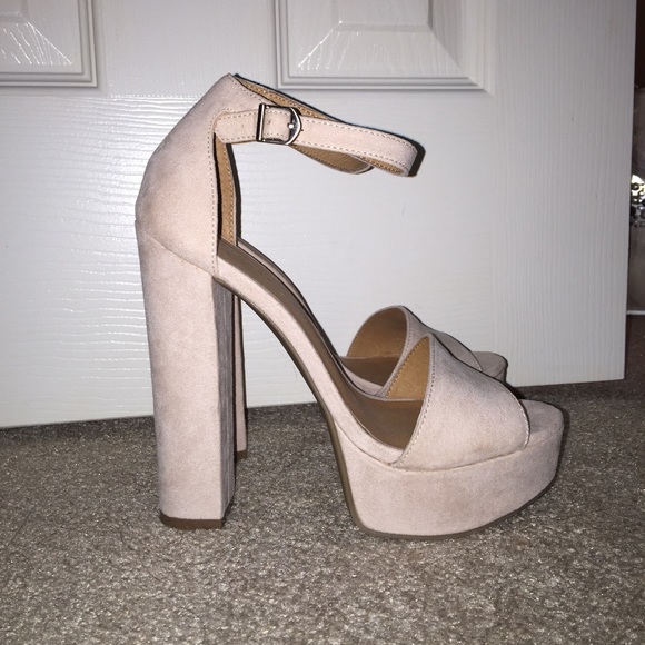 Chinese Laundry nude suede heels