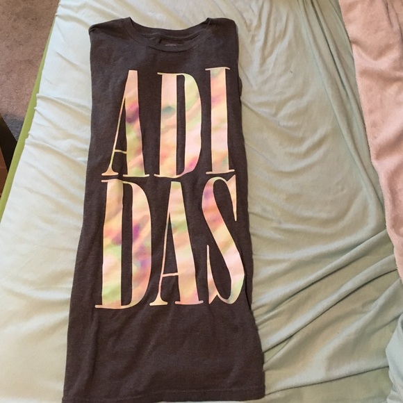 Women's athletic shirt