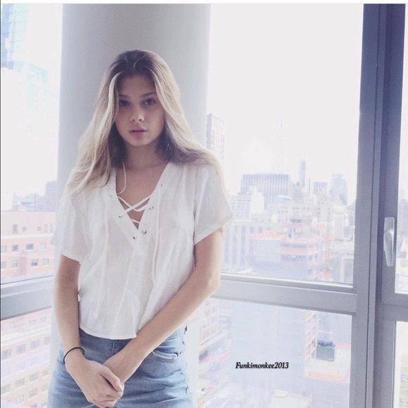 Brandy Melville Tops - Ily top