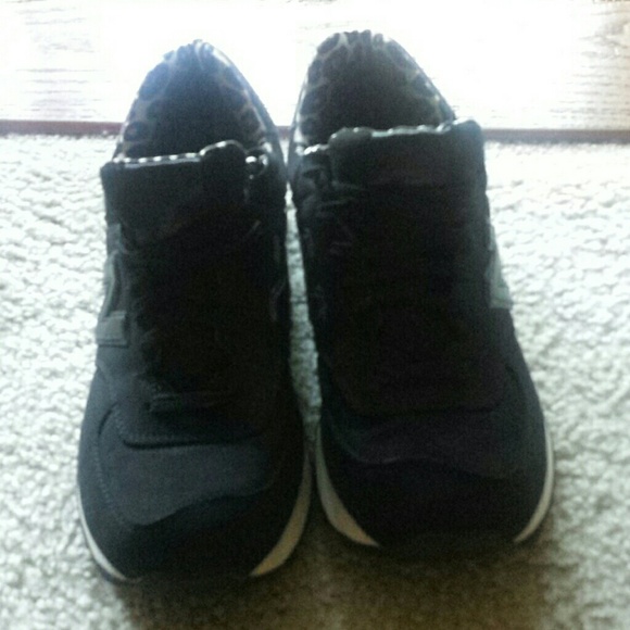Black New Balance Shoes