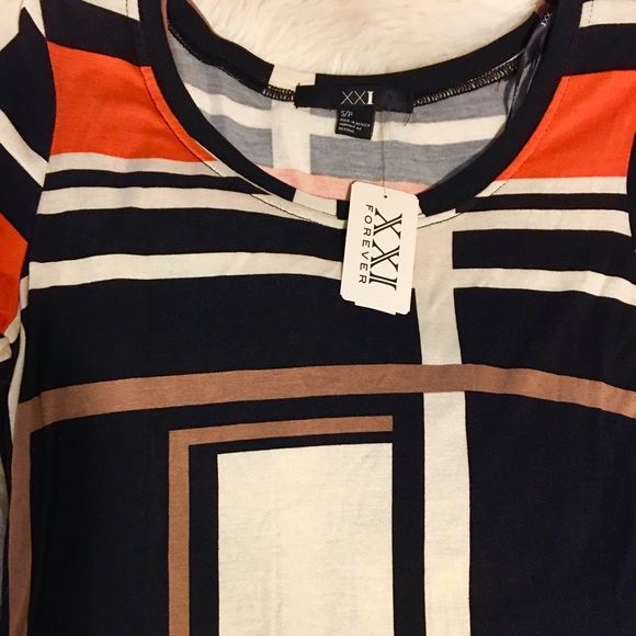 Color block top - Picture 3 of 4