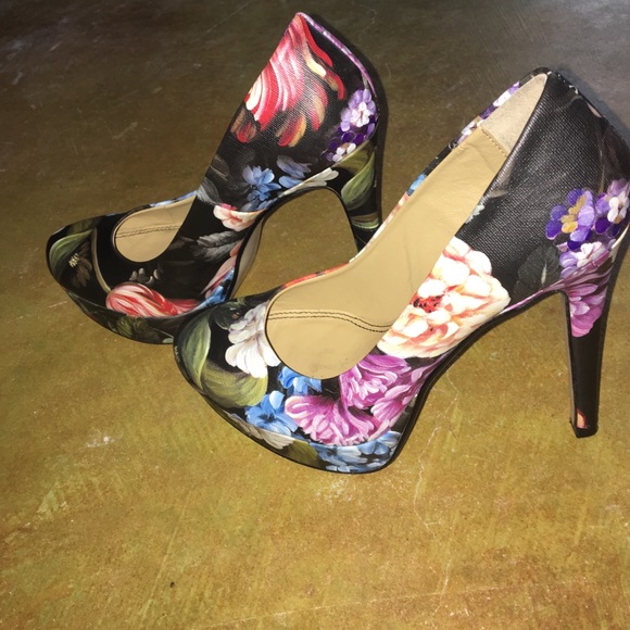 Chinese Laundry pumps in the style wonder