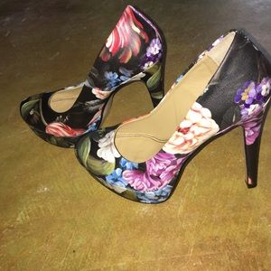 Chinese Laundry pumps in the style wonder