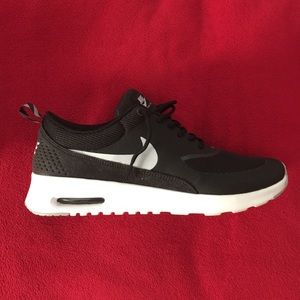 NIKE AirMax Thea