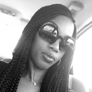 Meet your Posher, Denisha