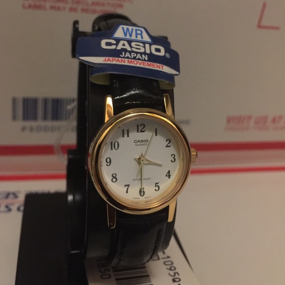 Casio extra small round w/ number face black band