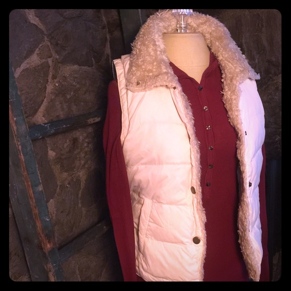 Puffy White Button-Up Coat SzM w/ Faux Fur