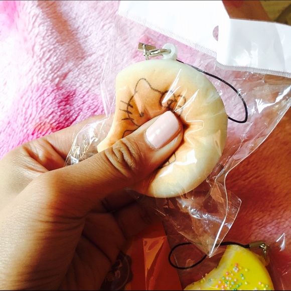 SQUISHY BUNDLE🎀😍 - Picture 4 of 4