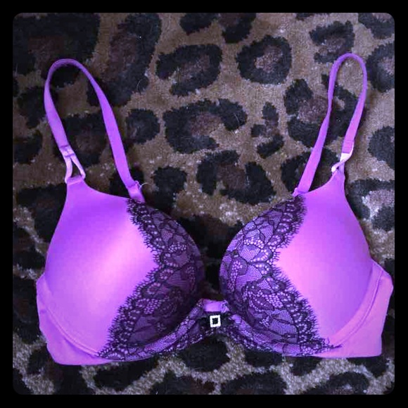 Victoria's Secret 32B bra