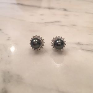 Black pearls with diamonds