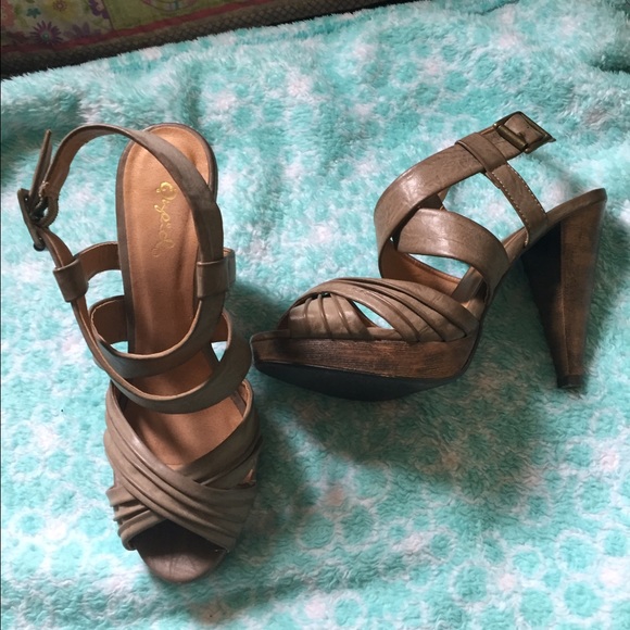 Heels from Buckle