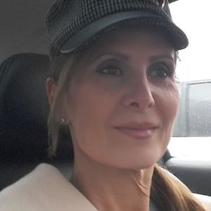 Meet your Posher, Raquel