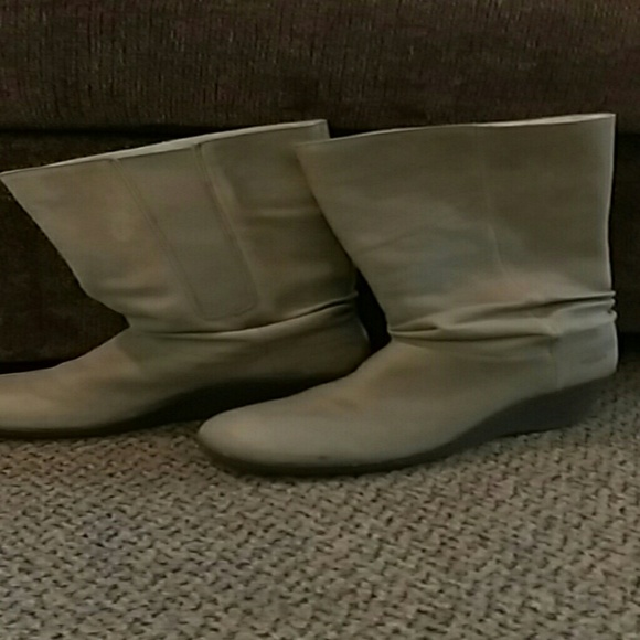 Keen women boots