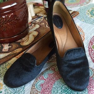 Clarks black hair flats