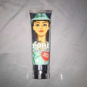 The Pore-fessional matte rescue by Benefit