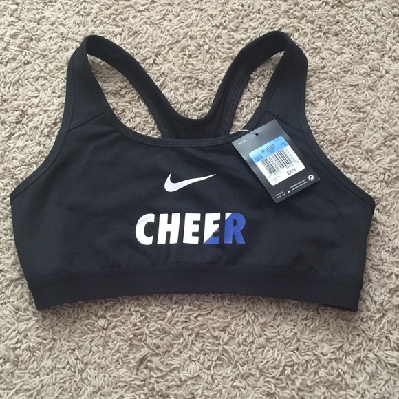 Nike shirt and sports bra size adult medium