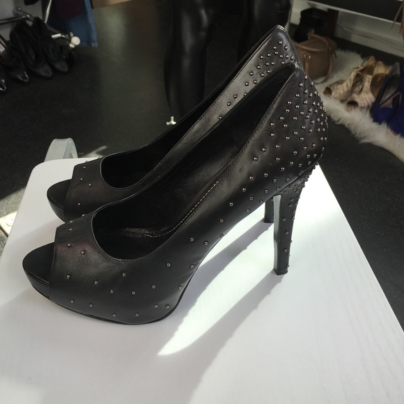 Report Signature Heels - Picture 2 of 4