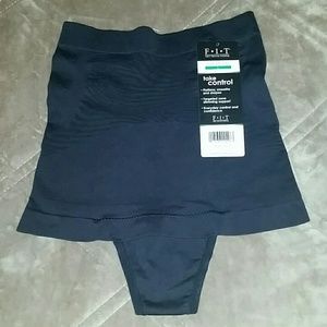 ** NWT**Smooth tummy high waist thong.