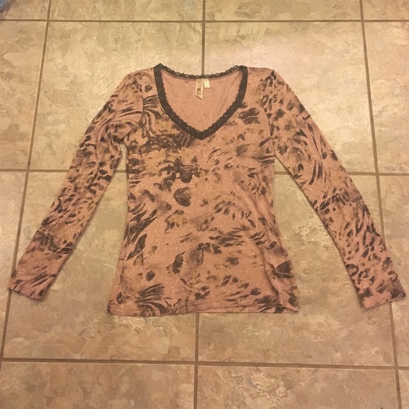 BKE long sleeve patterned shirt