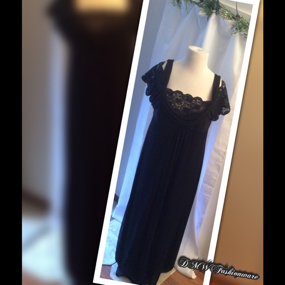 🎉SALE🎉🌹Designer Black Gown🌹