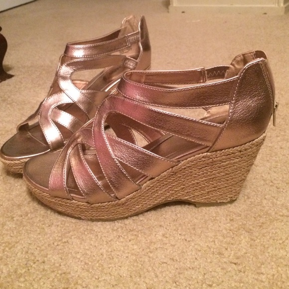 Gold Wedges