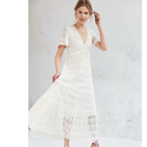 Urban Outfitters Dresses & Skirts - Urban Outfitters Kimchi Blue flutter sleeve maxi NWT!