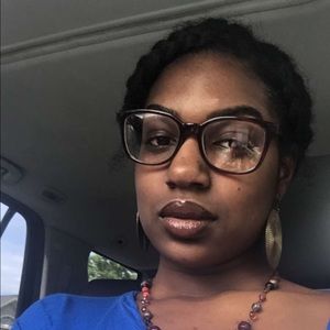 Meet your Posher, Paula-dee