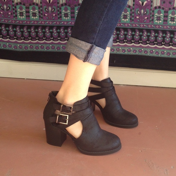 Heeled ankle booties