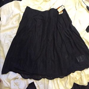 NWT Old Navy black knee length embroidered skirt❤️
