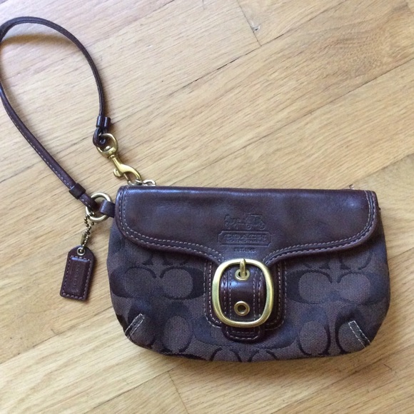 Coach Wristlet in Brown