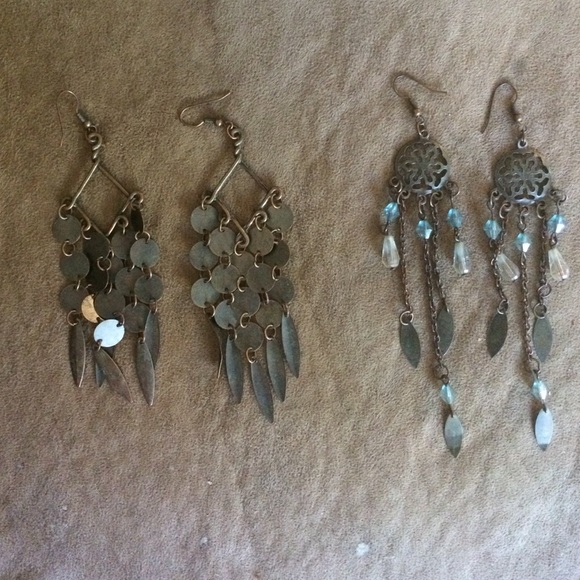 2 sets of chic earrings