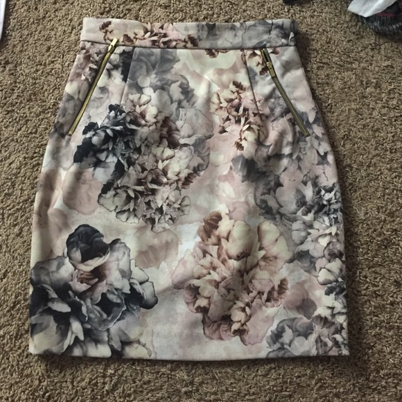 H&M floral skirt with gold zippers