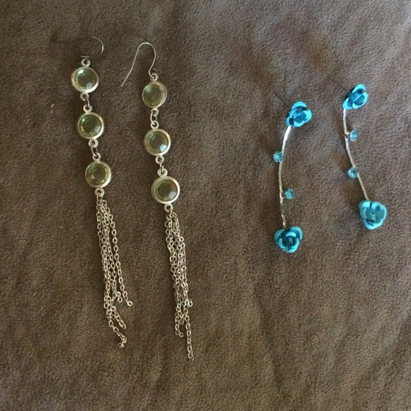 2 sets of chic earrings