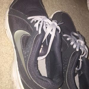 GREAT condition Nike tennis shoes